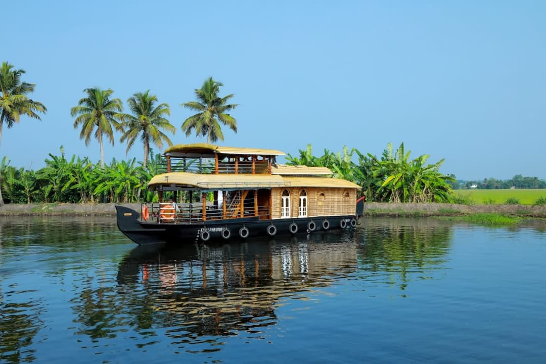 Luxury Houseboat